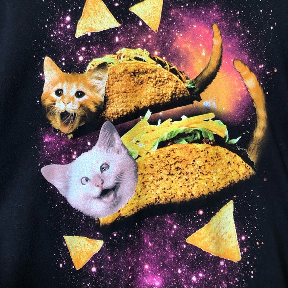 2011 Hot Topic 🐱🌮💕 - Picture 2 of 3